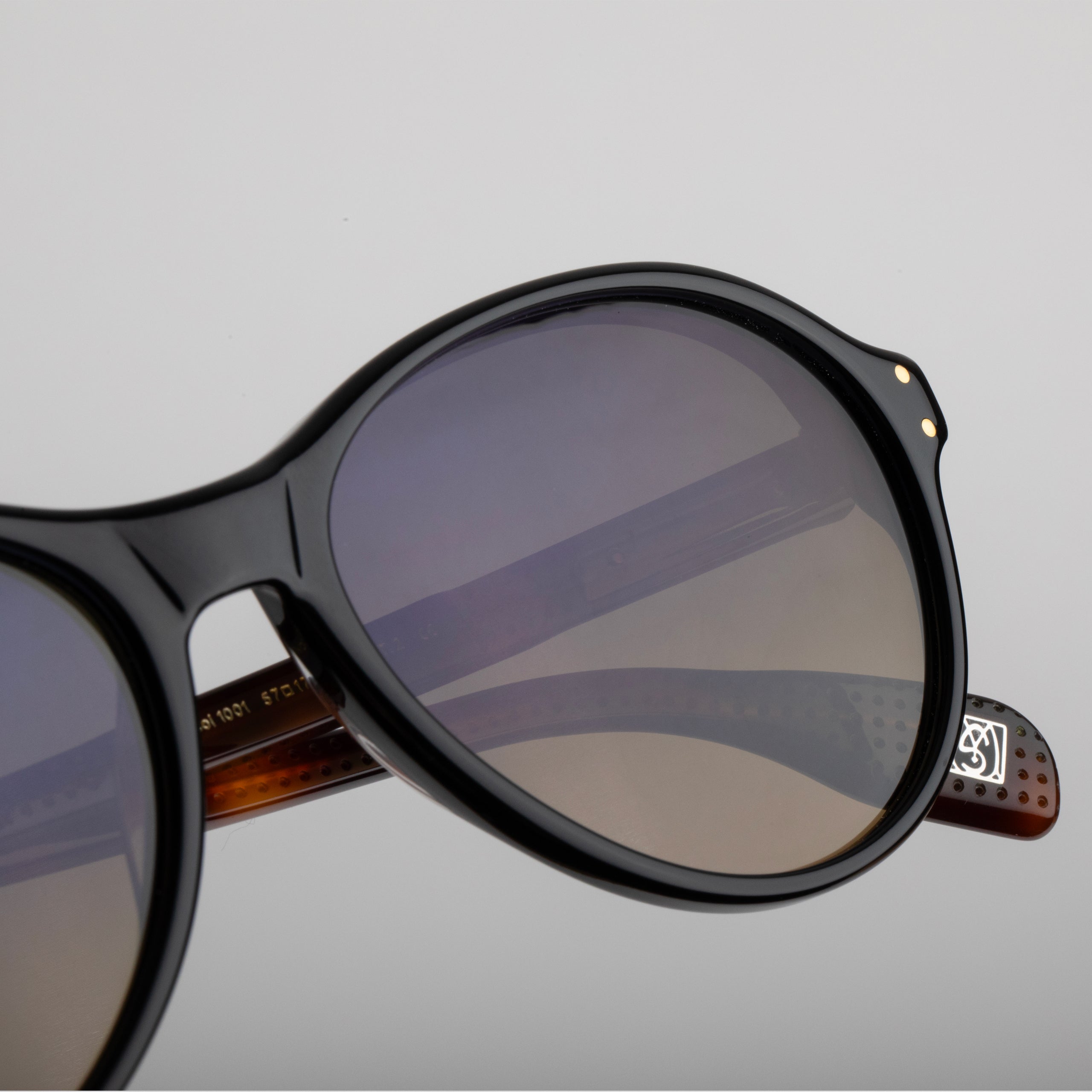 #Couleur_Black & Tortoise Temples