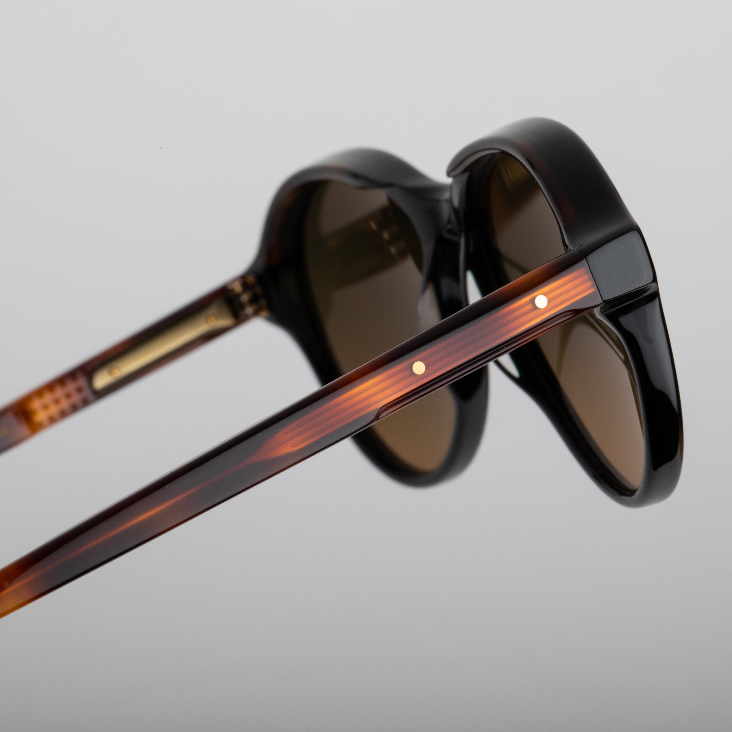 #Couleur_Black & Tortoise Temples