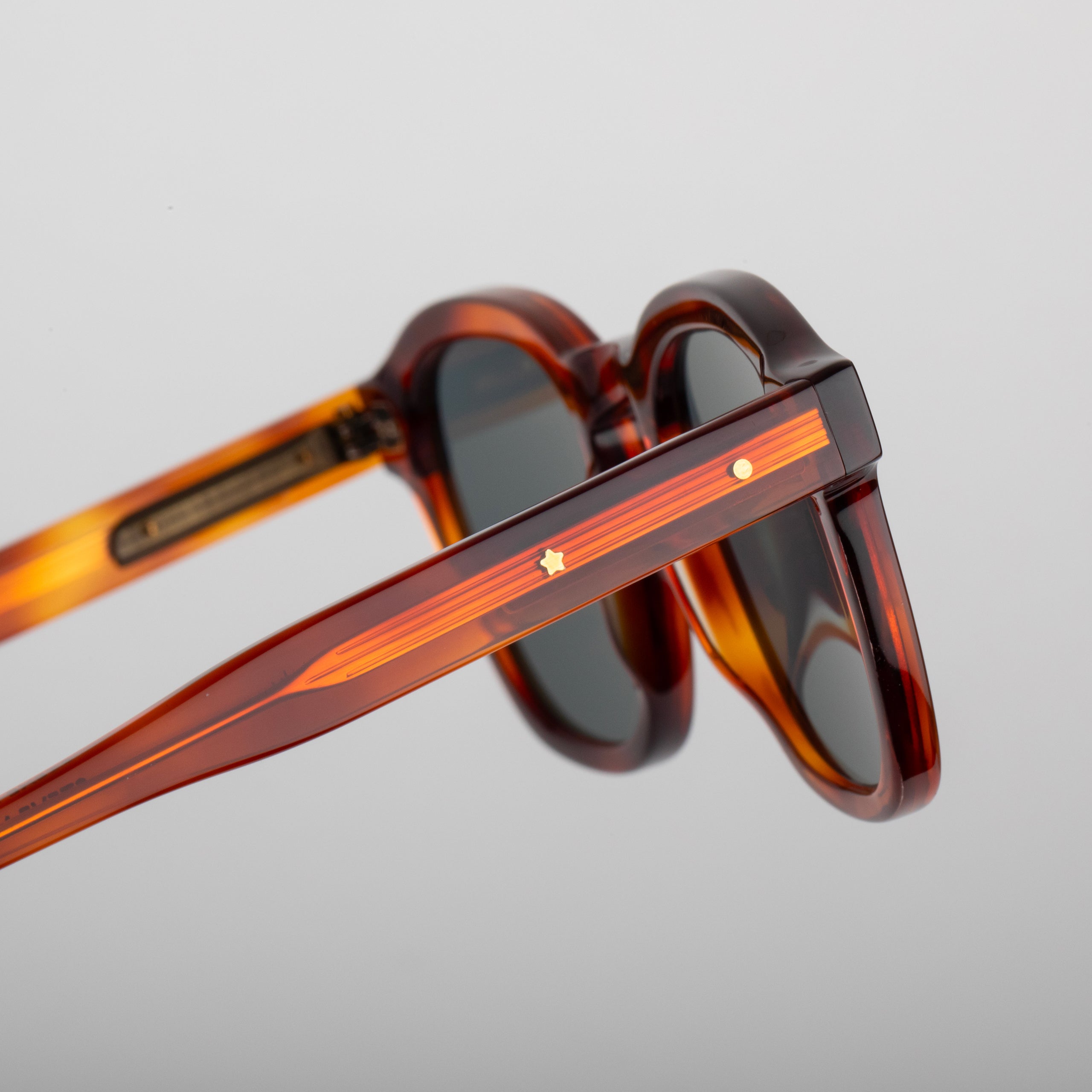 #Couleur_Light Tortoise