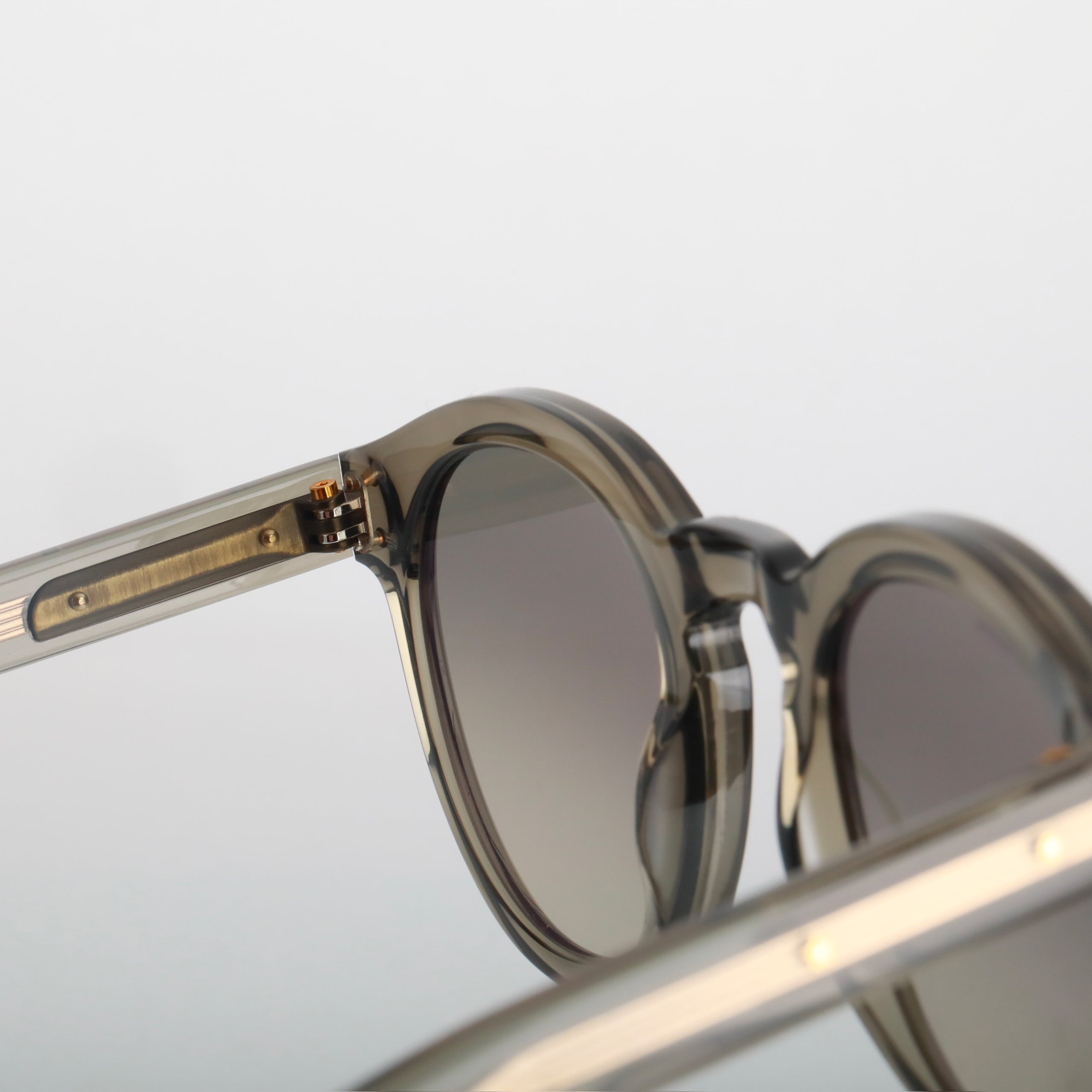 #Couleur_Crystal Grey Khaki