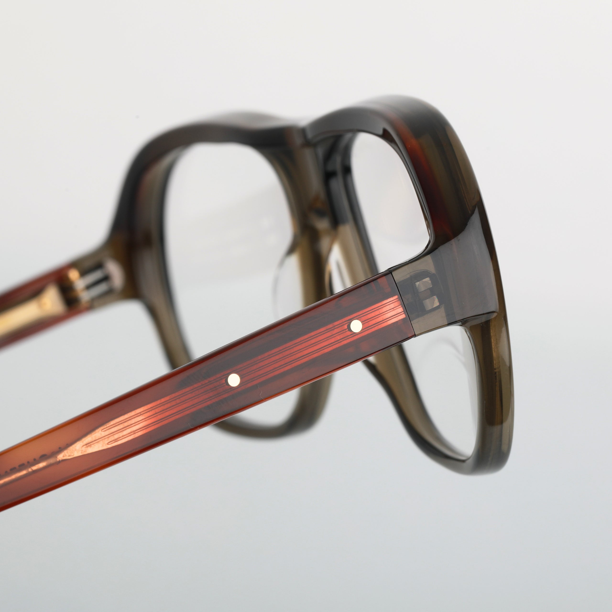#Couleur_Crystal Khaki & Tortoise Temples
