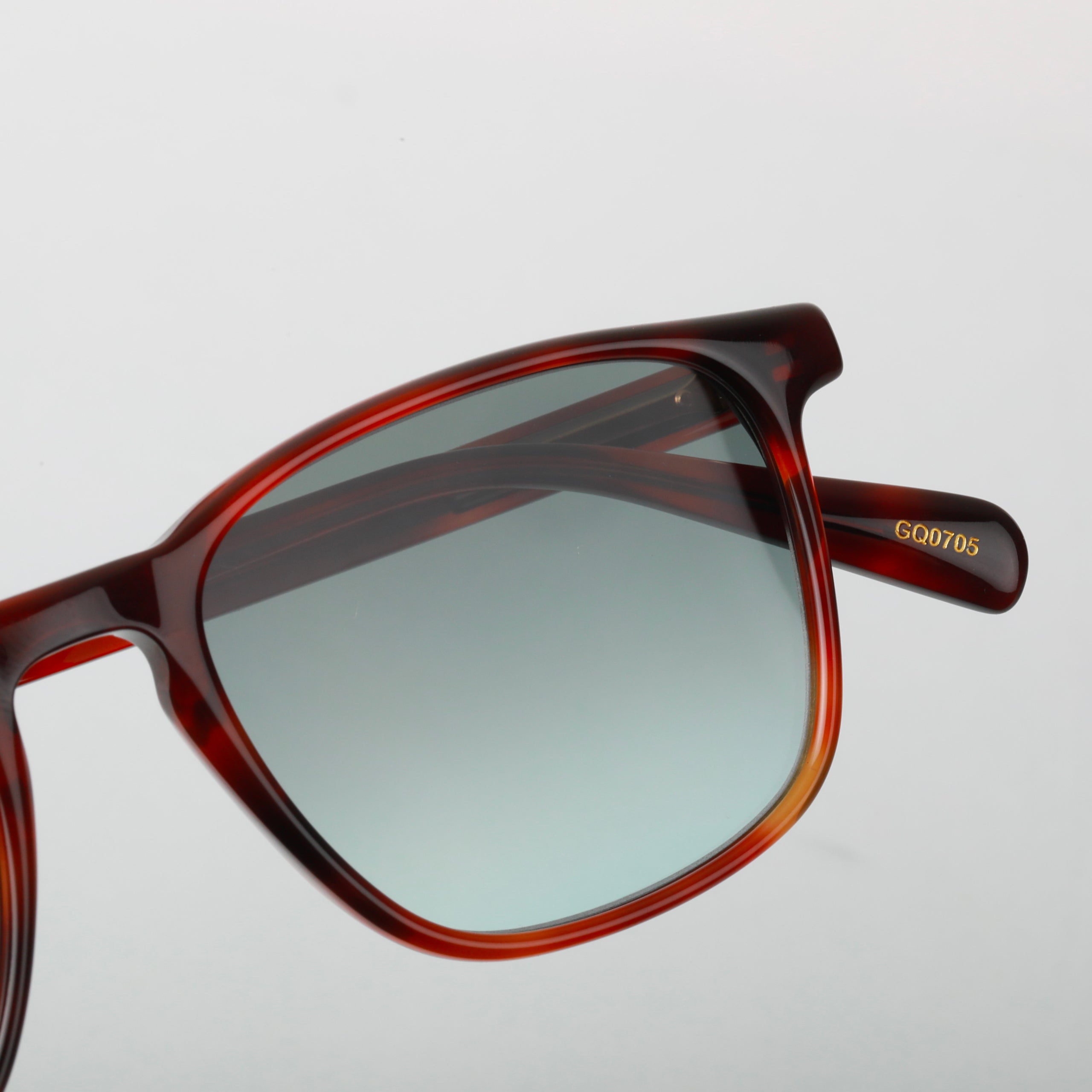 #Couleur_Light Tortoise